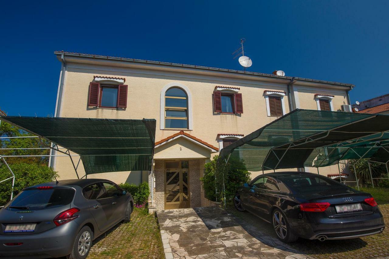 Apartments Bo Malinska Exterior photo
